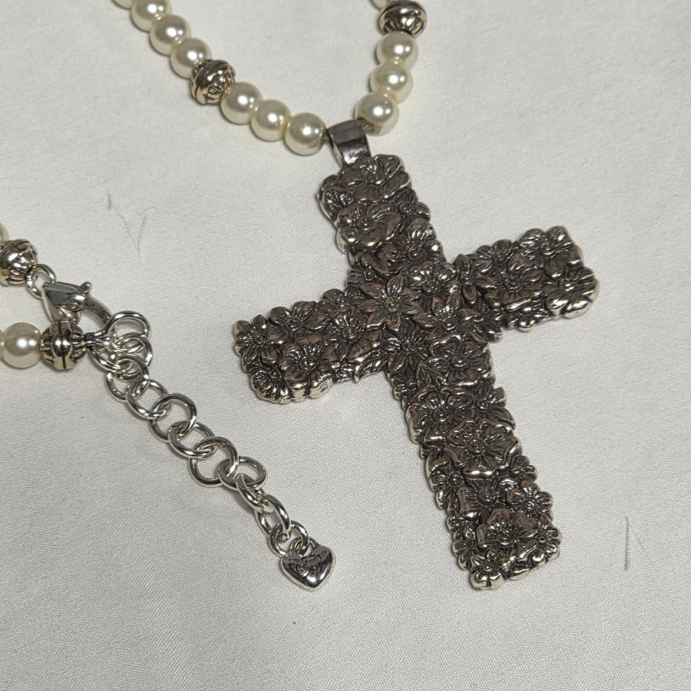 Brighton Floral Cross Pearl Necklace 18" Silver Tone Cream Beaded Retired - Picture 2 of 8